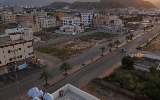 عقار استثماري وسكني مميز للبيع في حي الحيلة