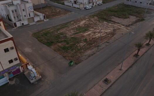 عقار استثماري وسكني مميز للبيع في حي الحيلة