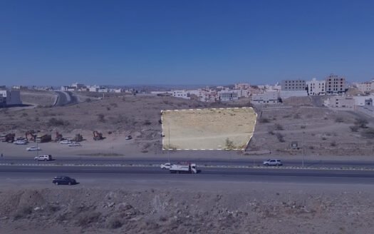 ارض علي طريق المحالة بمساحة 5,505