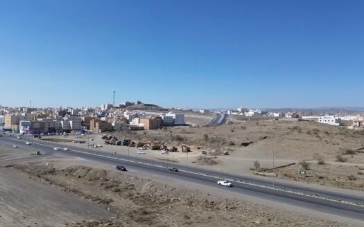 عقار استثماري سكني تجاري مميز للبيع في المحالة، بالقرب من مستشفى مانع العسيري – مساحة 5505 م²