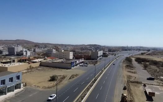 فرصة ذهبية لرجال الأعمال – أرض تجارية على شارع 50م في المحالة – أبها