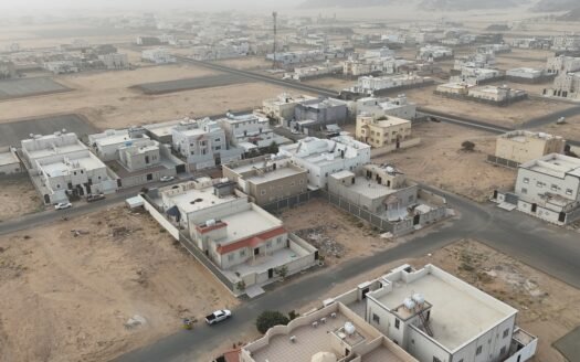 فيلا استثمارية مميزة في حي شرق المطار، بنجران