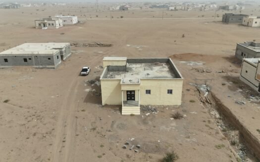 🏡 فرصة استثمارية واعدة – فيلا غير مكتملة التشطيب على مساحة واسعة في مخطط العزيزية