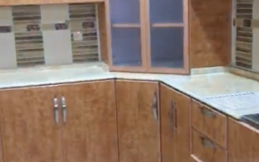 فرصة إيجار في المروج: شقة بالدور الثالث بخصوصية وإطلالة مميزة.