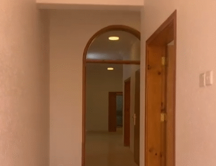 شقة للإيجار مع حوش ومدخلين