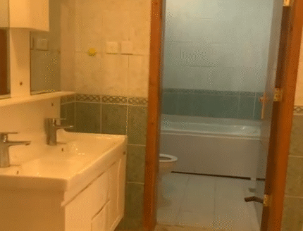 🏠 شقة للإيجار بمواصفات مميزة – مدخل مستقل + حوش خاص