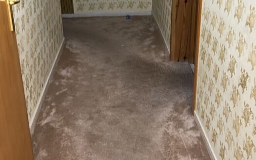 🏡 شقة للإيجار في المحالة – أبها | دور ثاني عداد كهرباء خاص – موقع استراتيجي وخدمات متكاملة