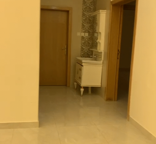 دور أرضي بموقع مميز في أبها