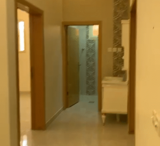 دور أرضي بموقع مميز في أبها