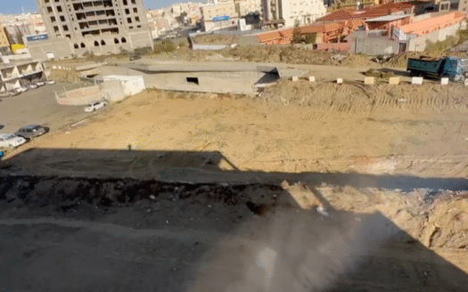 🏞️ فرصة استثمارية ذهبية – أرض بمساحة 3318 م² على ممشى المنسك بأبها