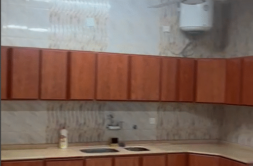 🚪 شقة أرضية بمدخل خاص وأثاث أنيق – فرصة لا تفوّت