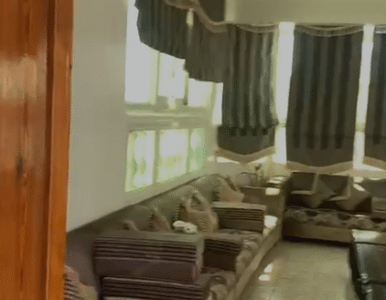 🏢 شقة للإيجار – مطلة على سوق العثيم بأبها