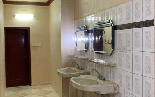 دور أرضي مفروش للإيجار – عوائل📍 خميس مشيط –  طريق المحالة (غرب الخميس)