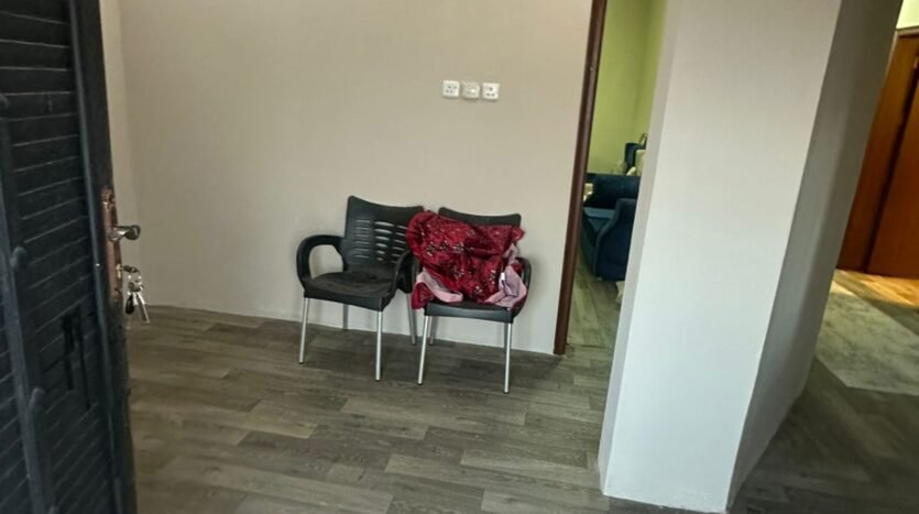 ارض تنومة بها بيت