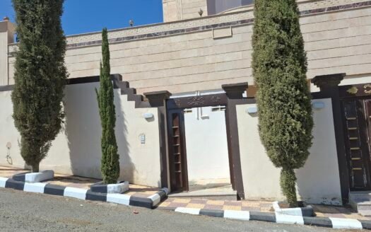 شقة للايجار سر العبب