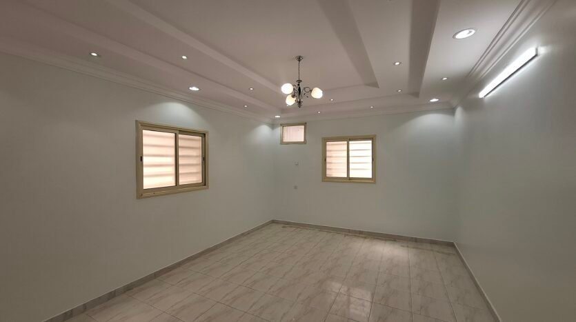 شقة للايجار سر العبب