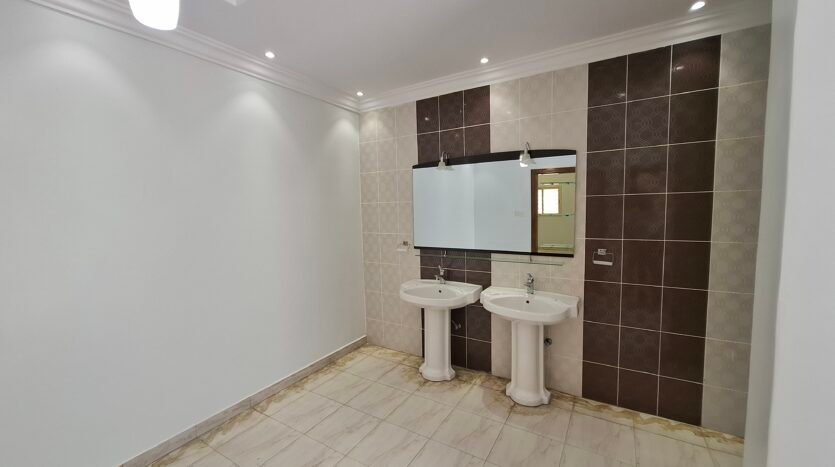 شقة للايجار سر العبب