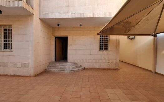 🏡 فيلا سكنية راقية في حي المروج – موقع استراتيجي وقريبة من جميع الخدمات