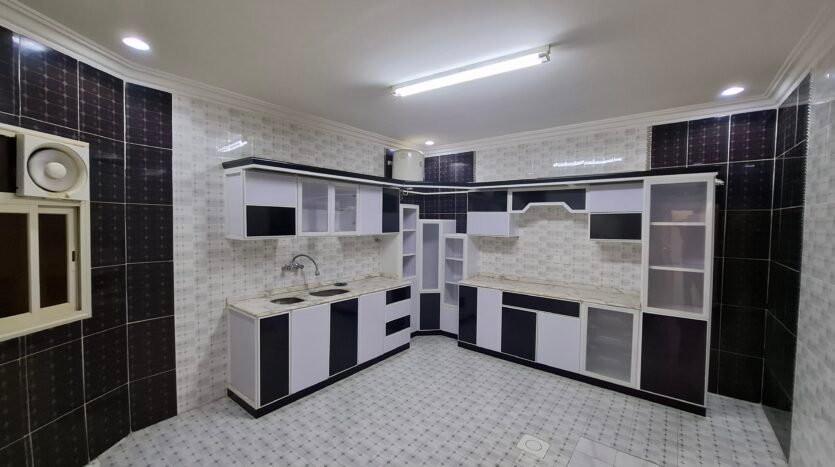 فيلا خميس 283م