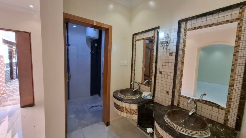 فيلا خميس 283م