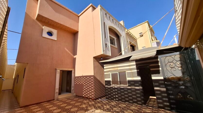 فيلا خميس 283م