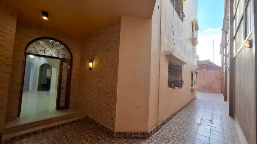 فيلا متظاهرة بالمروج