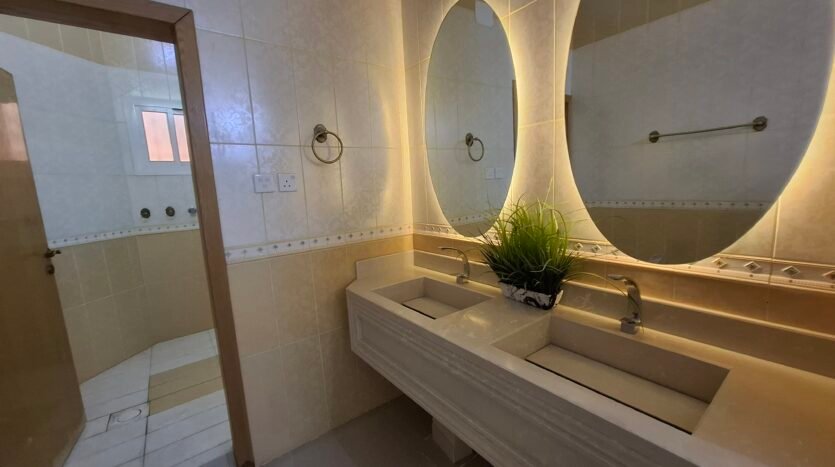 فيلا متظاهرة بالمروج