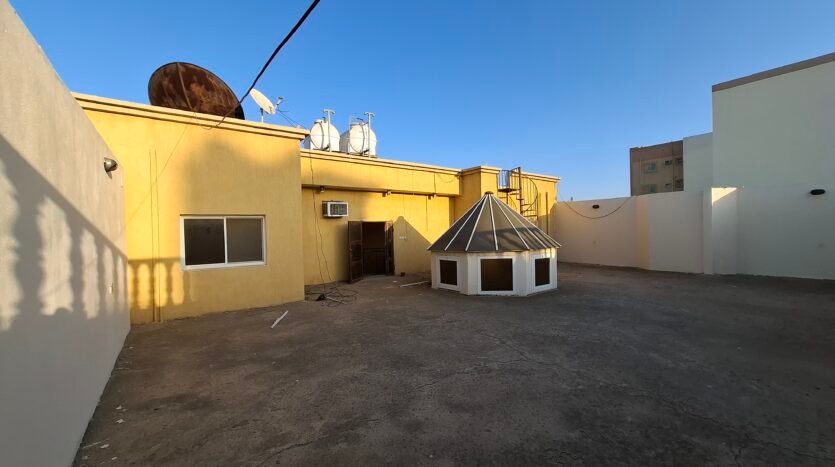 فيلا متظاهرة بالمروج