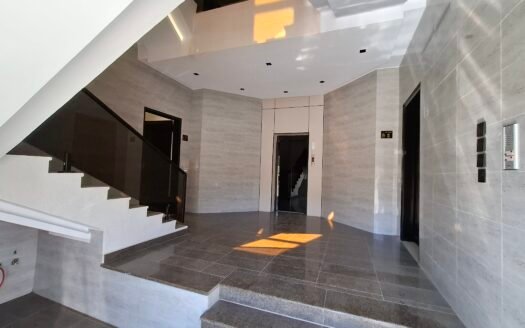 شقة بالقرب من اشارة المنسك دور ارضي رقم 7