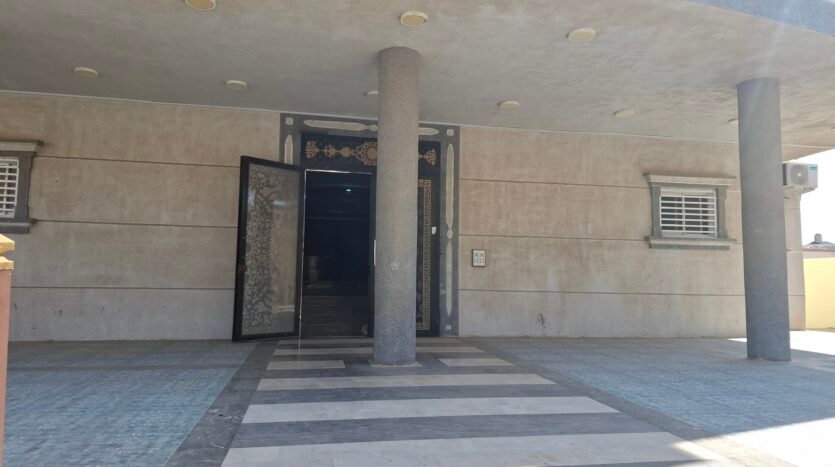 شقق للايجار مؤثثة وبلاطه في المروج