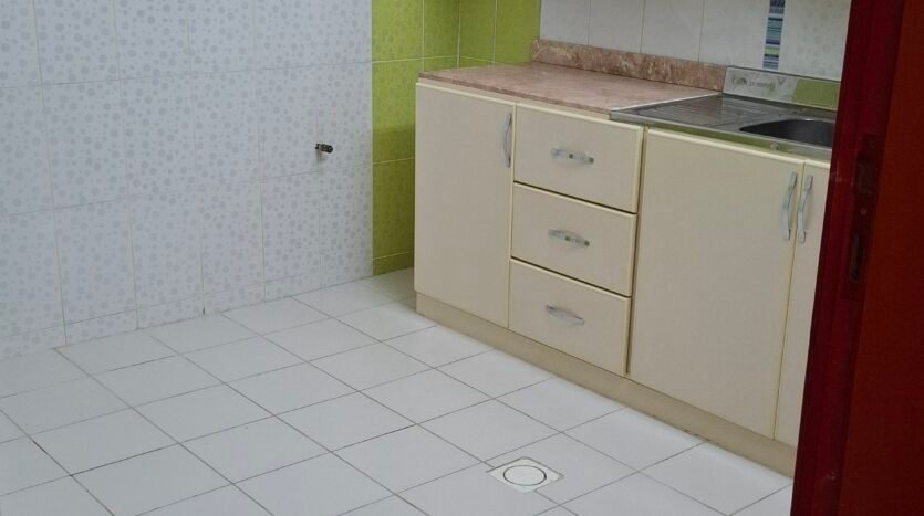 شقه بلاطة 5 غرف