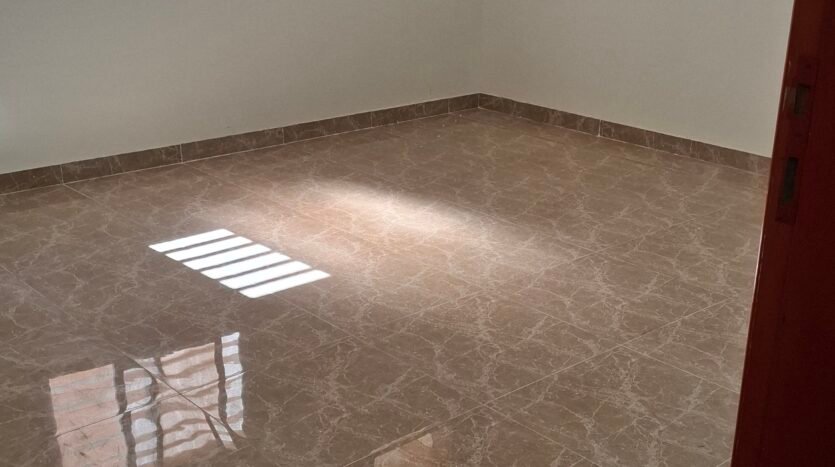 شقه بلاطة 5 غرف