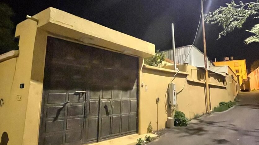 بيت للبيع باللسمر