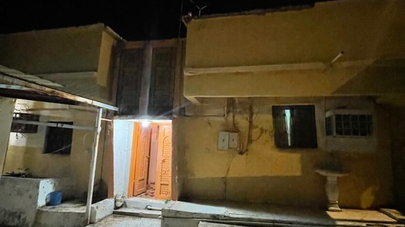 بيت للبيع باللسمر