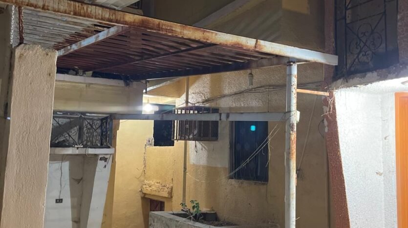 بيت للبيع باللسمر