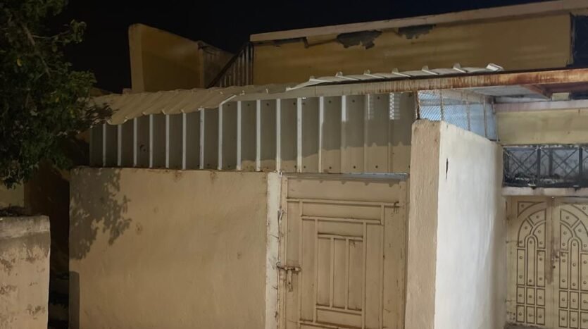 بيت للبيع باللسمر