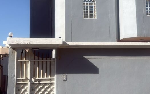 عمارة مميزة – دورين مستقلين وشقتين قرب مستشفى عسير